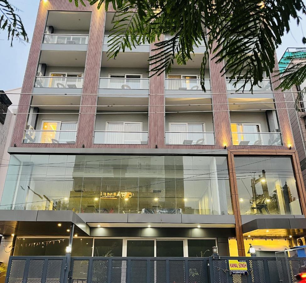 Zen Suites Gurgaon - Luxe Stays Collection מראה חיצוני תמונה