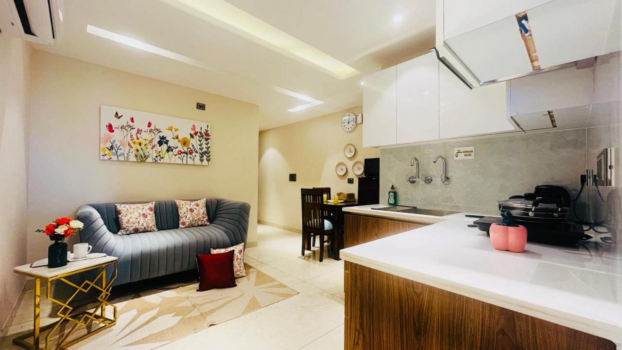 Zen Suites Gurgaon - Luxe Stays Collection מראה חיצוני תמונה