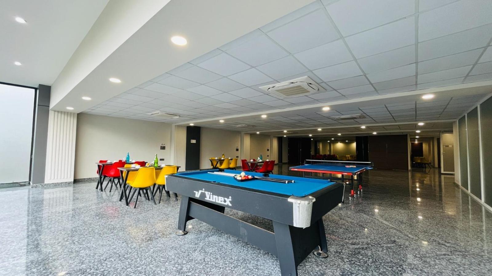 Zen Suites Gurgaon - Luxe Stays Collection מראה חיצוני תמונה