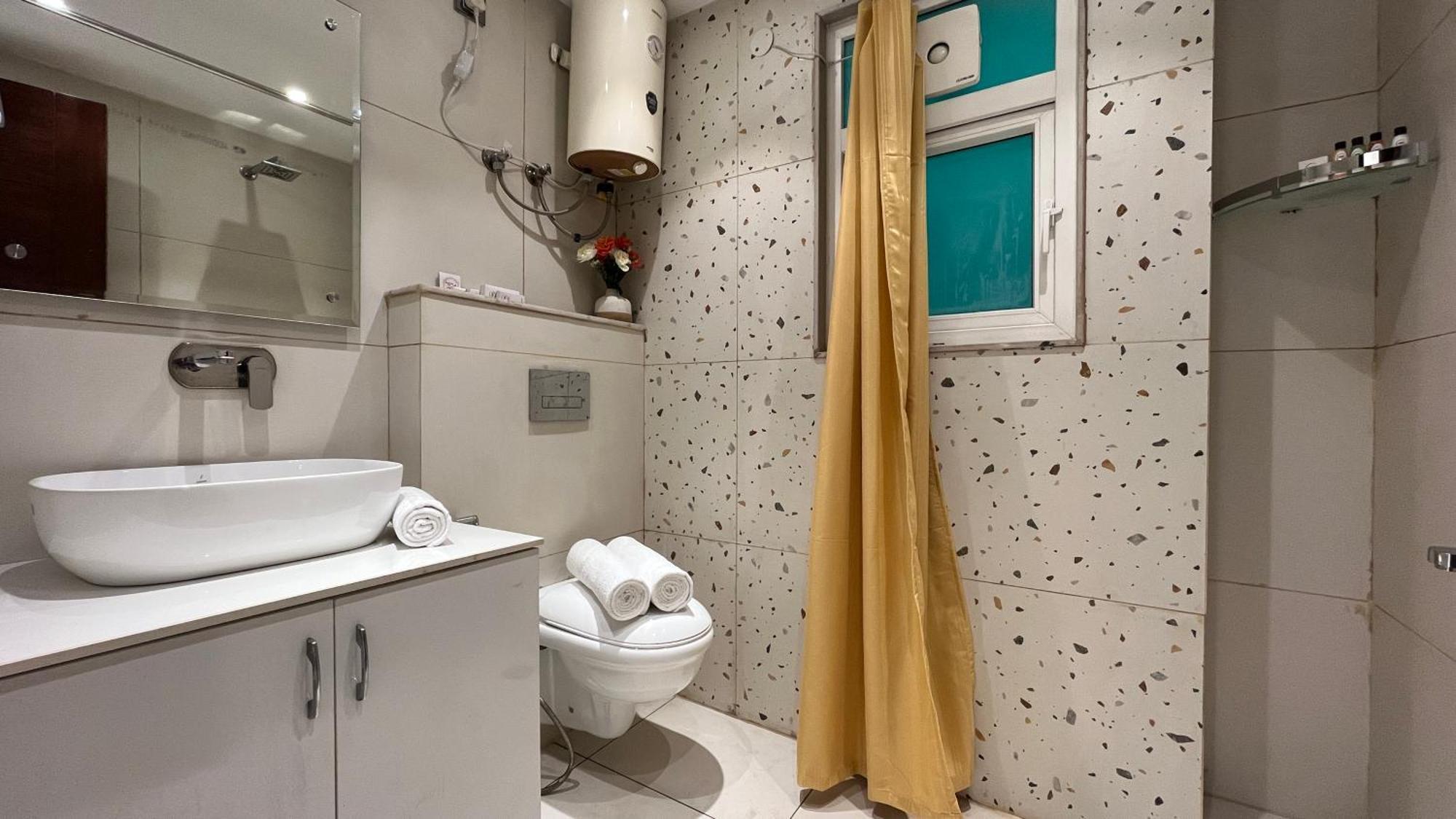 Zen Suites Gurgaon - Luxe Stays Collection מראה חיצוני תמונה